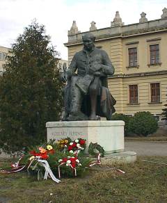 kolcseyarch1.jpg