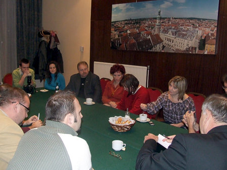 20081202mediaklub12m.jpg